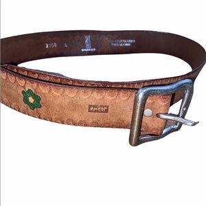 Levi’s size large brown full grain leather floral embossed belt